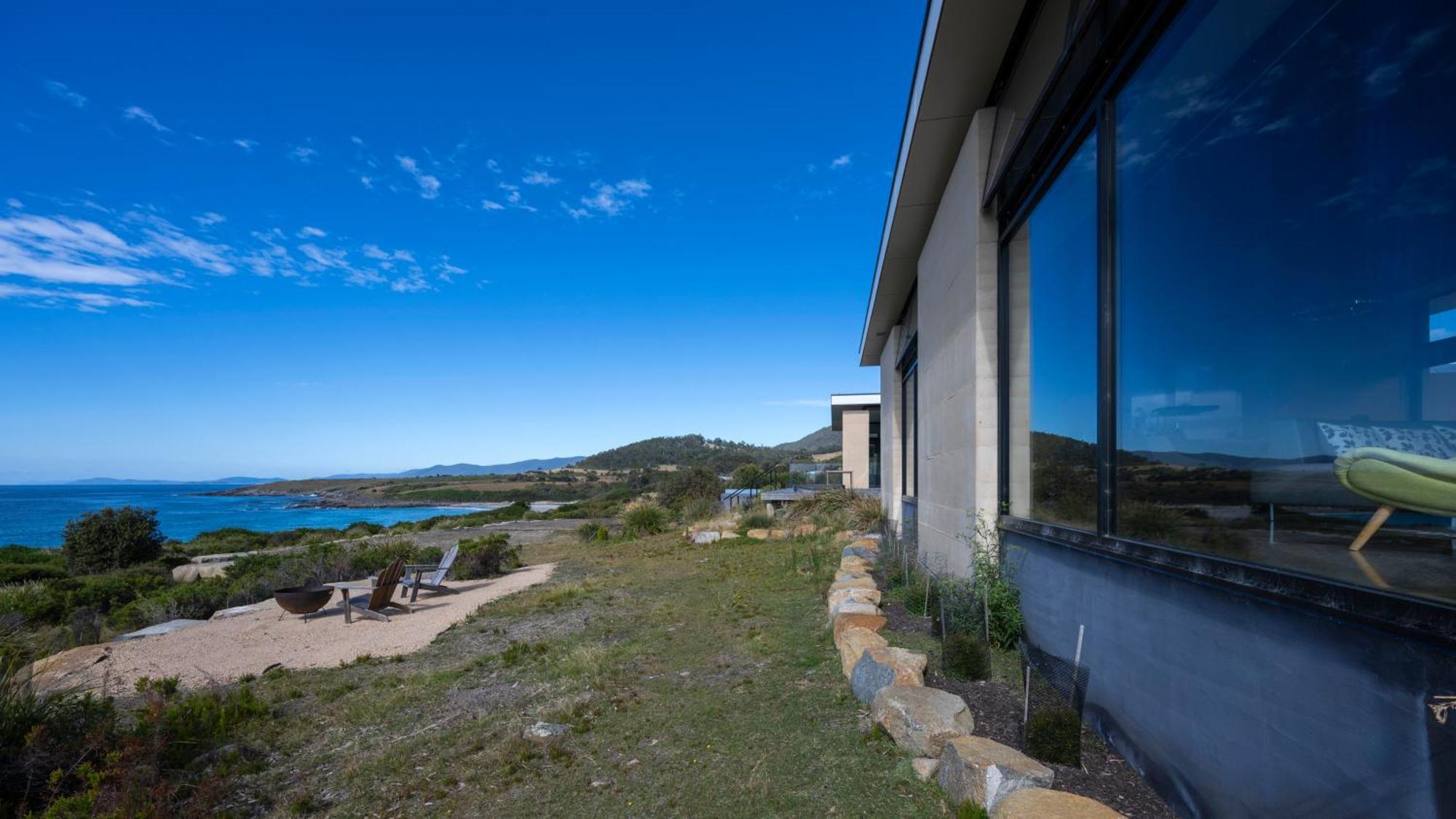 Little Beach Resort Four Mile Creek Exterior photo